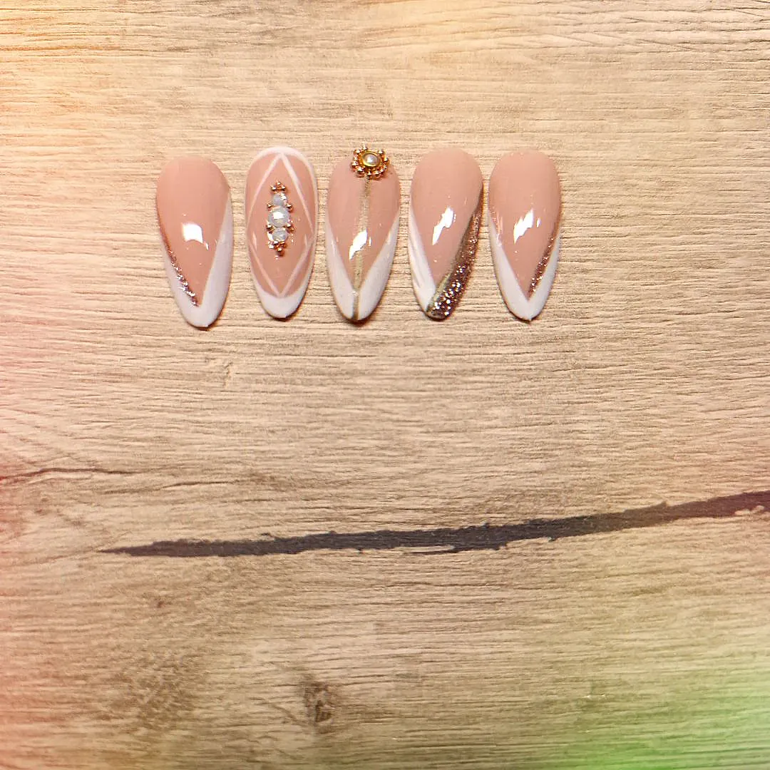 ongles blancs